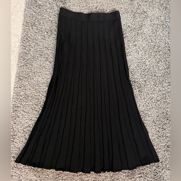 WILFRED BLACK SKIRT - Picture 1 of 3